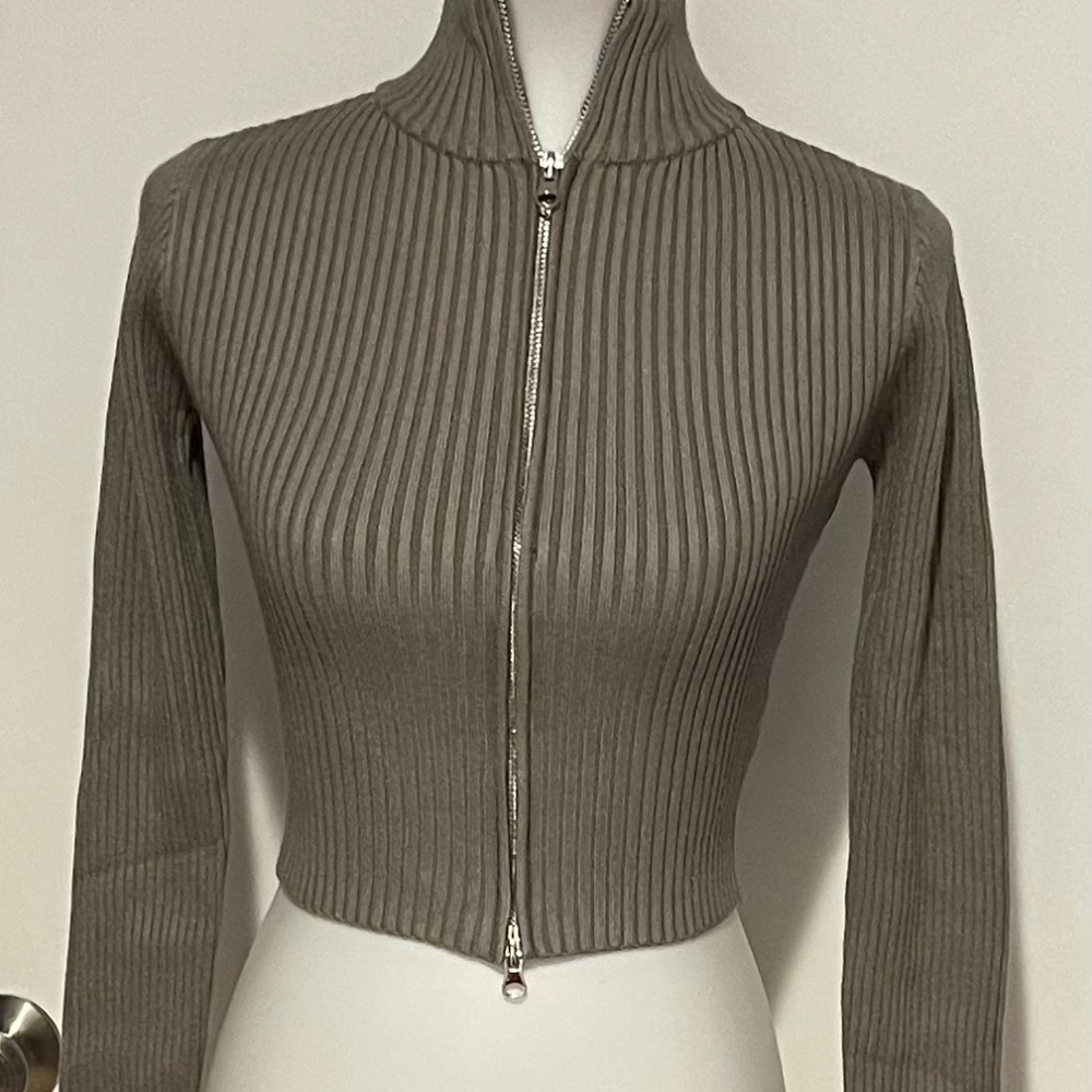Edikted Cropped Sweater - Size XS/S - NEW With‎ Tags.